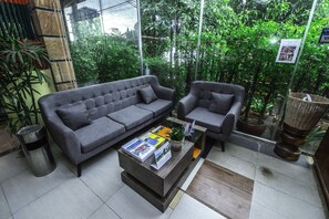 Lobby sitting area - Grand Sihanoukville Hotel (Sihanoukville)