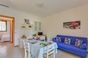 تلفزيون بشاشة مسطحة