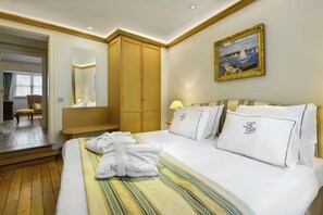 Suite | Minibar, in-room safe, individually decorated, individually furnished - Hotel le Dixseptième (Brussels)