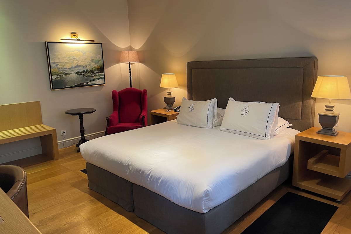 Junior-Doppelzimmer, Gartenblick | 1 Schlafzimmer, Minibar, Zimmersafe, individuell dekoriert