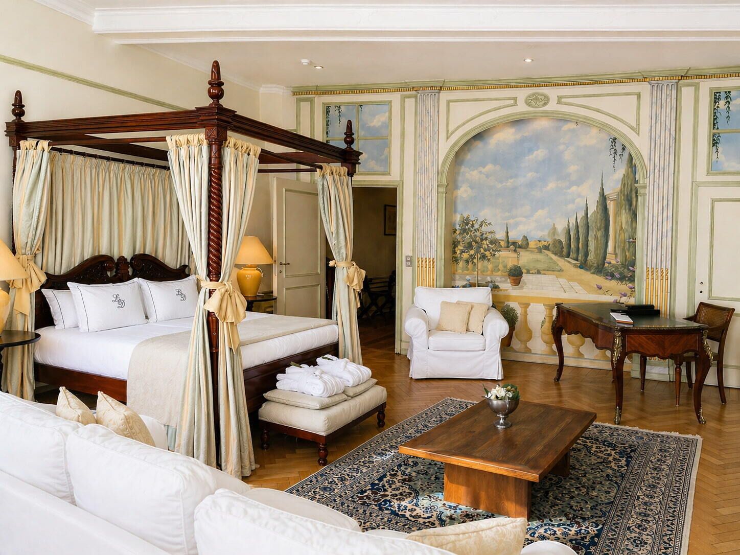 Phòng Suite | Minibar, két bảo mật tại phòng, trang trí khác biệt 