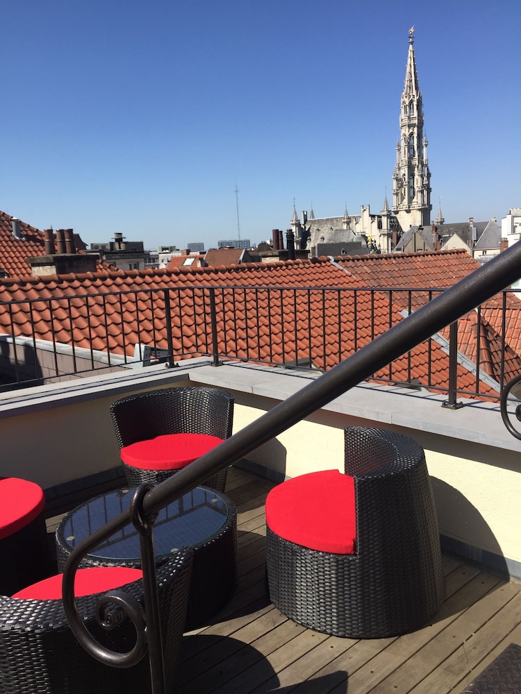 Le Dixseptieme by null