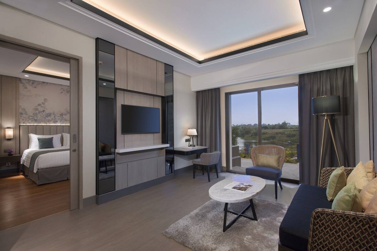 Pine Terrace Suite | Safe på rommet, skrivebord og skrivebord for bærbar PC