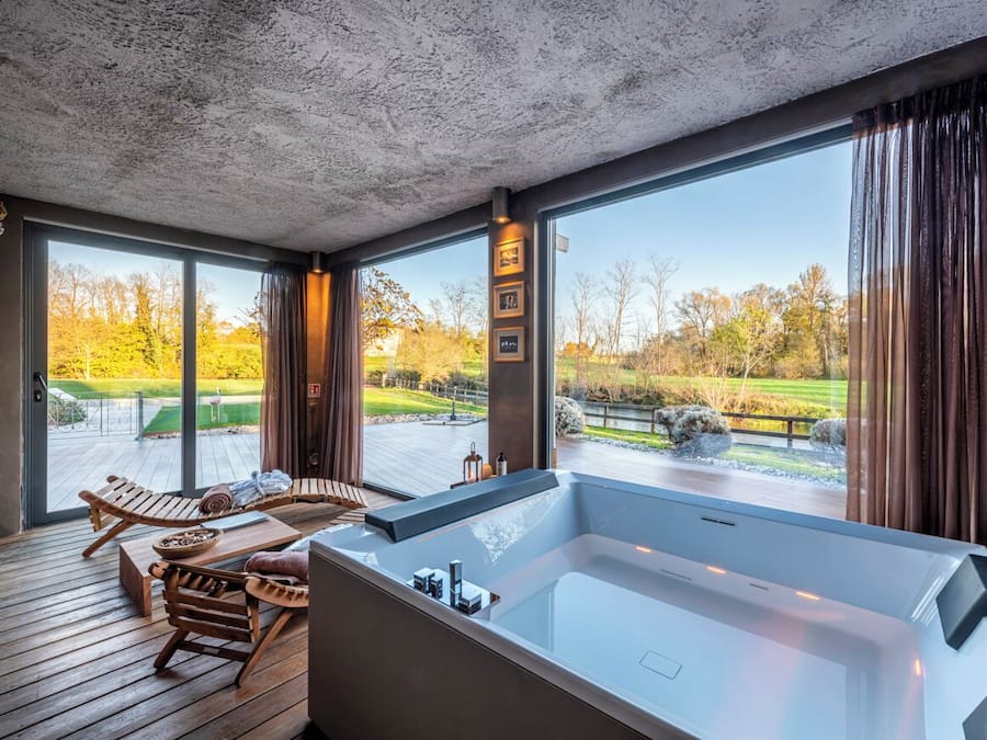 Vartalohoitoja, kasvohoitoja