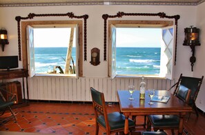 Villa, 1 Bedroom, Sea View | In-room dining - Villa Ana Margarida Beach (Mafra)