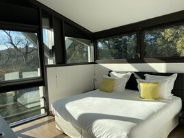 Deluxe Villa | Premium bedding, minibar, in-room safe, desk