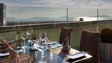 2 restaurants, breakfast, lunch, dinner served; Turkish cuisine