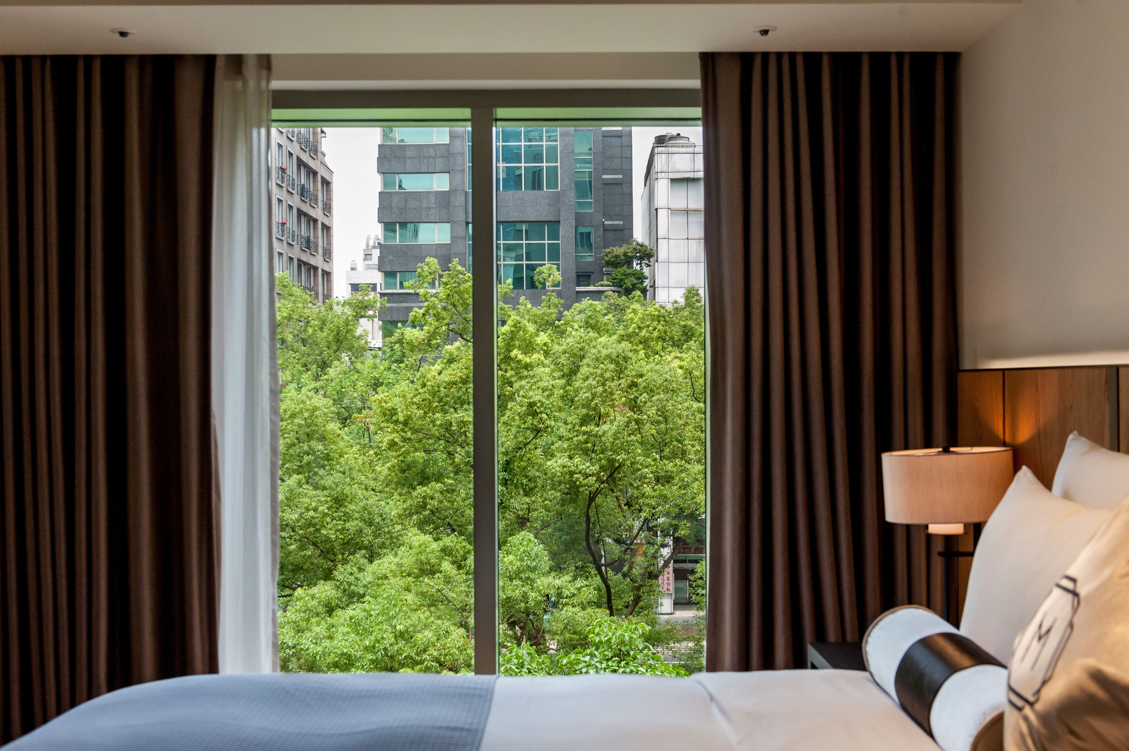 premium bedding, down duvets, minibar, in-room safe