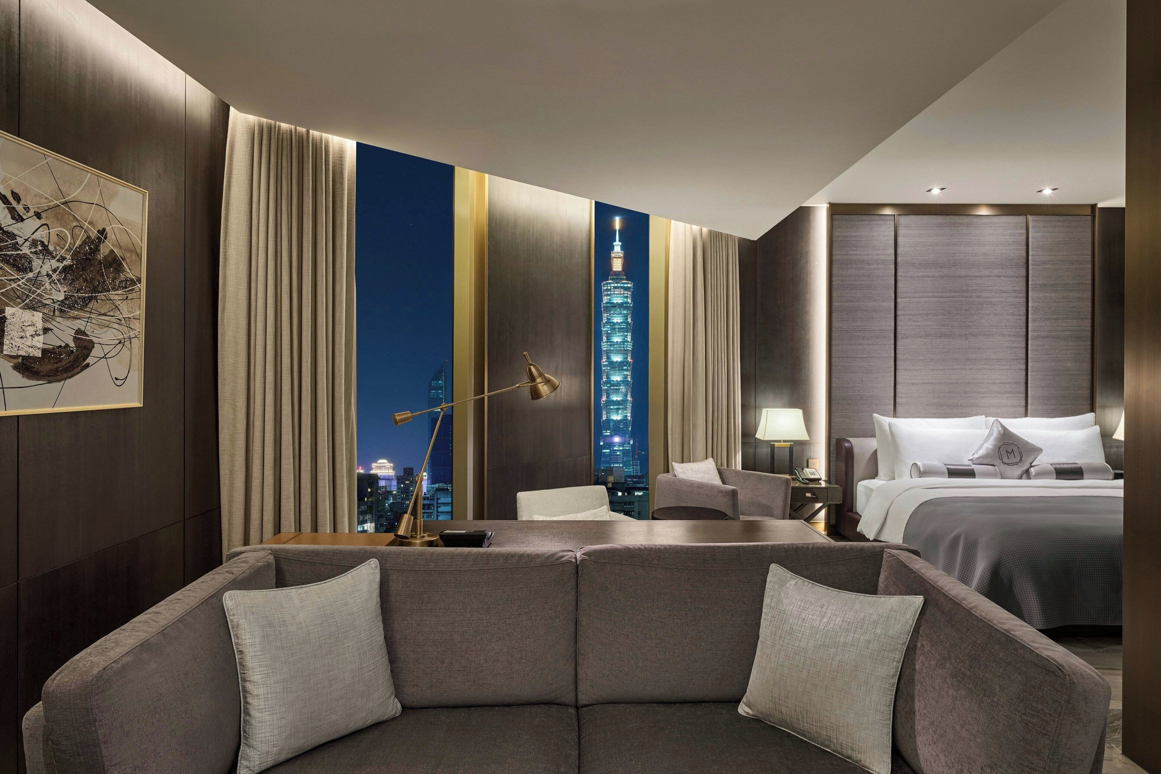 Premium bedding, down comforters, minibar, in-room safe