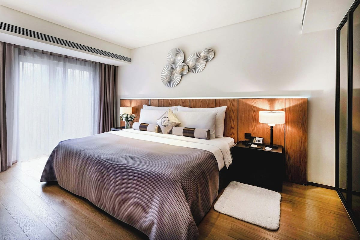 Room, 1 Double Bed, City View | Premium bedding, down comforters, minibar, in-room safe