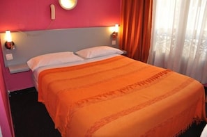 Iron/ironing board, cribs/infant beds, free WiFi - Hotel Moderne (Marseille)