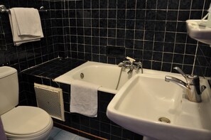 Chambre Double Supérieure | Salle de bain