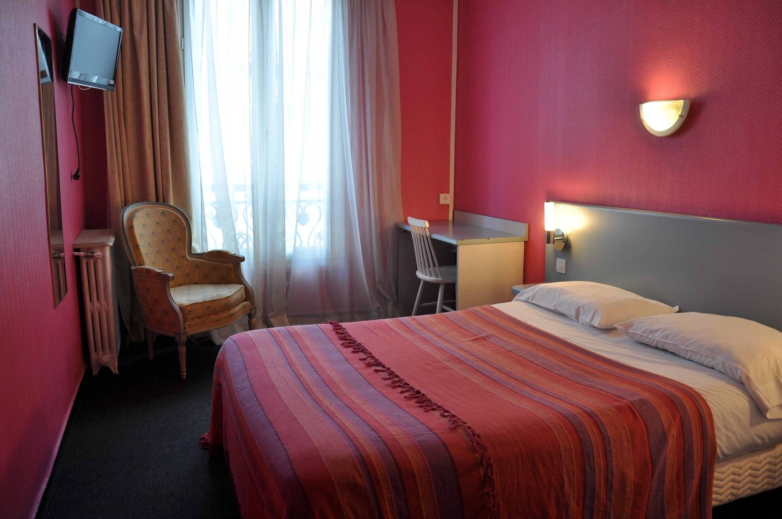 Iron/ironing board, cots/infant beds, free WiFi