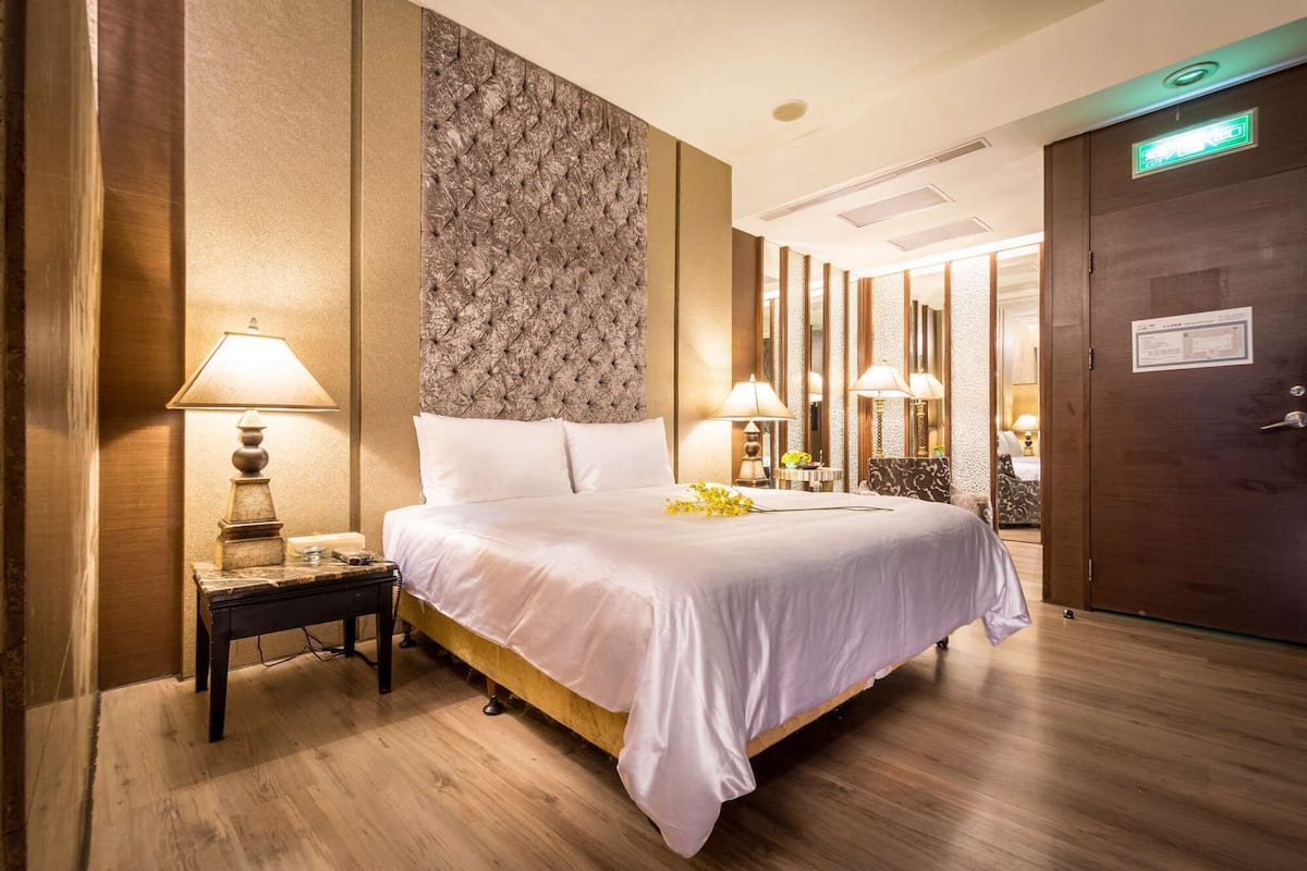 Down comforters, individually furnished, soundproofing, free WiFi