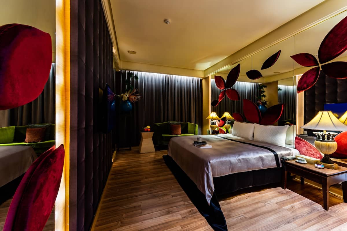 Down comforters, individually furnished, soundproofing, free WiFi