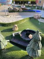 Mini-golf