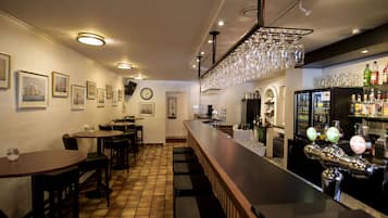 Bar (in der Unterkunft)
