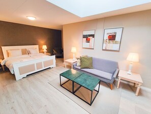 ห้องฮันนีมูนสวีท | 1 ห้องนอน, เครื่องนอนป้องกันสารก่อภูมิแพ้, ห้องพักตกแต่งอย่างมีเอกลักษณ์