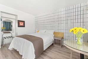 Suite, 1 Bedroom, Kitchen (2 beds) | Free WiFi - 5000 Motel (Penticton)