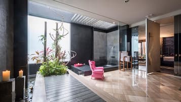 1 habitación, ropa de cama de alta calidad, cubrecamas y minibar