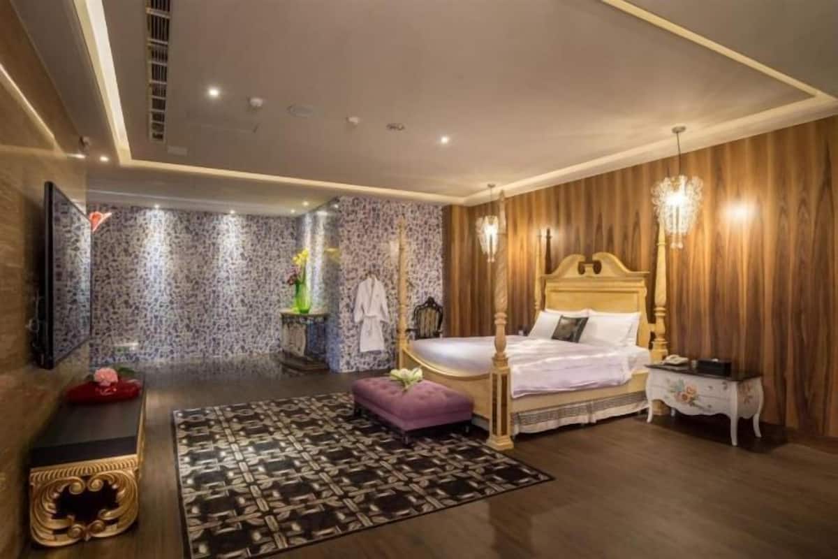 1 bedroom, premium bedding, down duvets, minibar