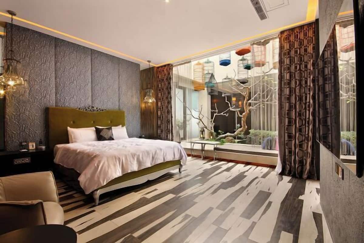 1 bedroom, premium bedding, down duvets, minibar
