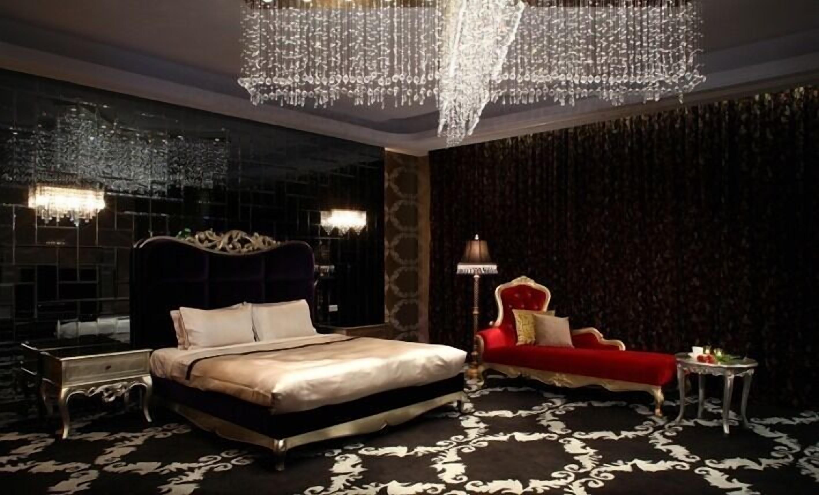 premium bedding, down duvets, minibar, desk