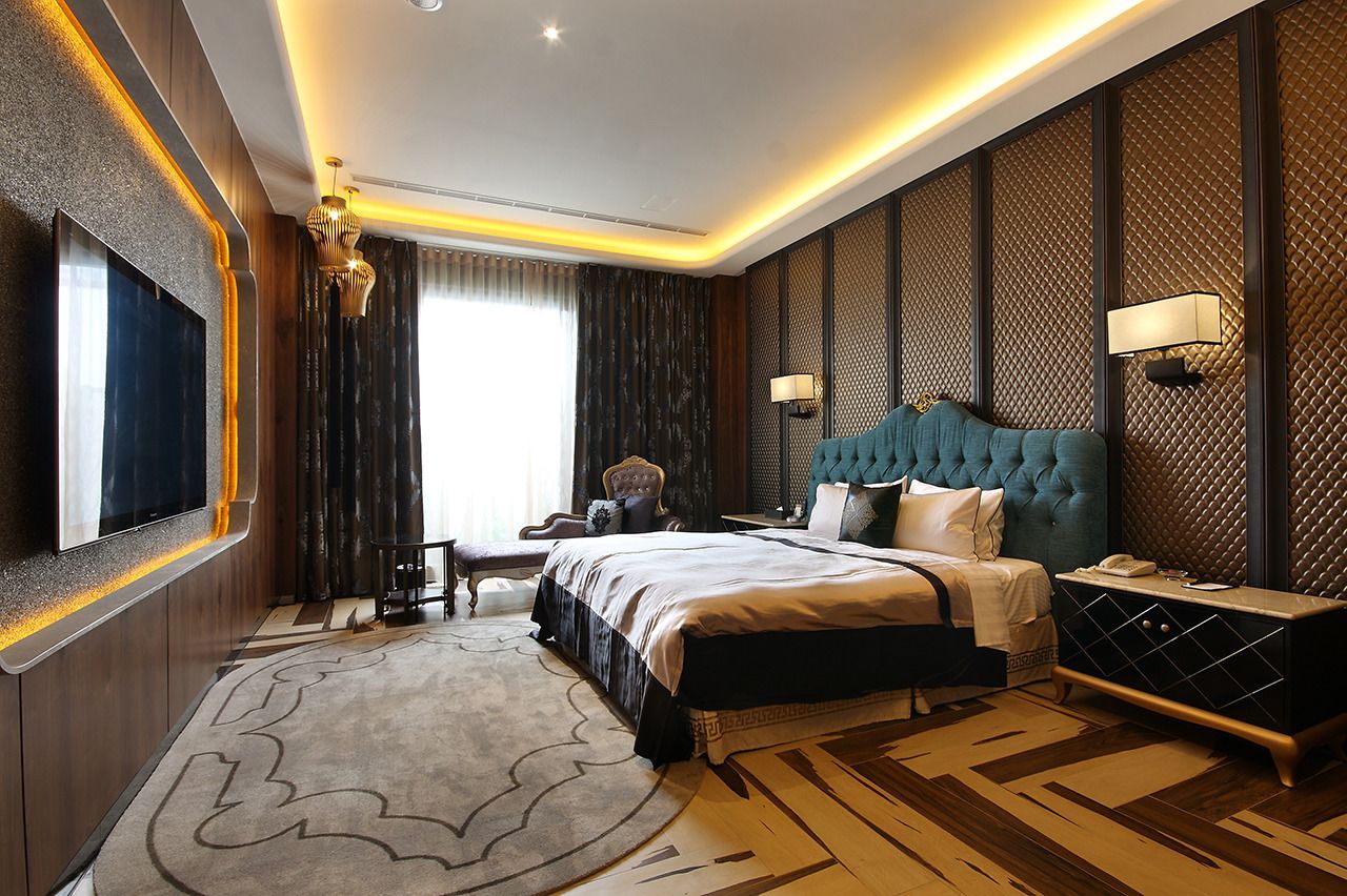 premium bedding, down duvets, minibar, desk