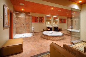 Ultra Deluxe Suite, 1 King Bed  | Bathroom | Hair dryer, towels - Le Chabrol Hotel & Suites (Montreal)