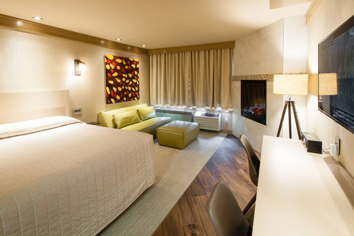 Suite – executive, 1 kingsize-seng | Blendingsgardiner, strykejern/-brett, wi-fi (inkludert) og sengetøy