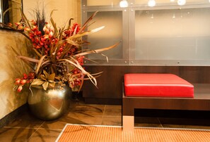 Cortinas blackout, tabla de planchar con plancha y wifi gratis 