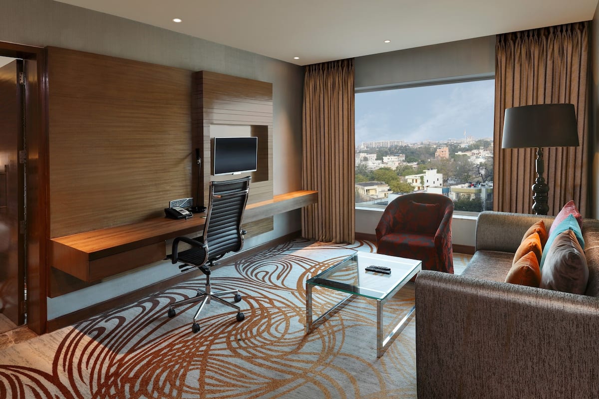 suite, 1 king bed, smoking | 1 bedroom, minibar, in-room safe, individually decorated