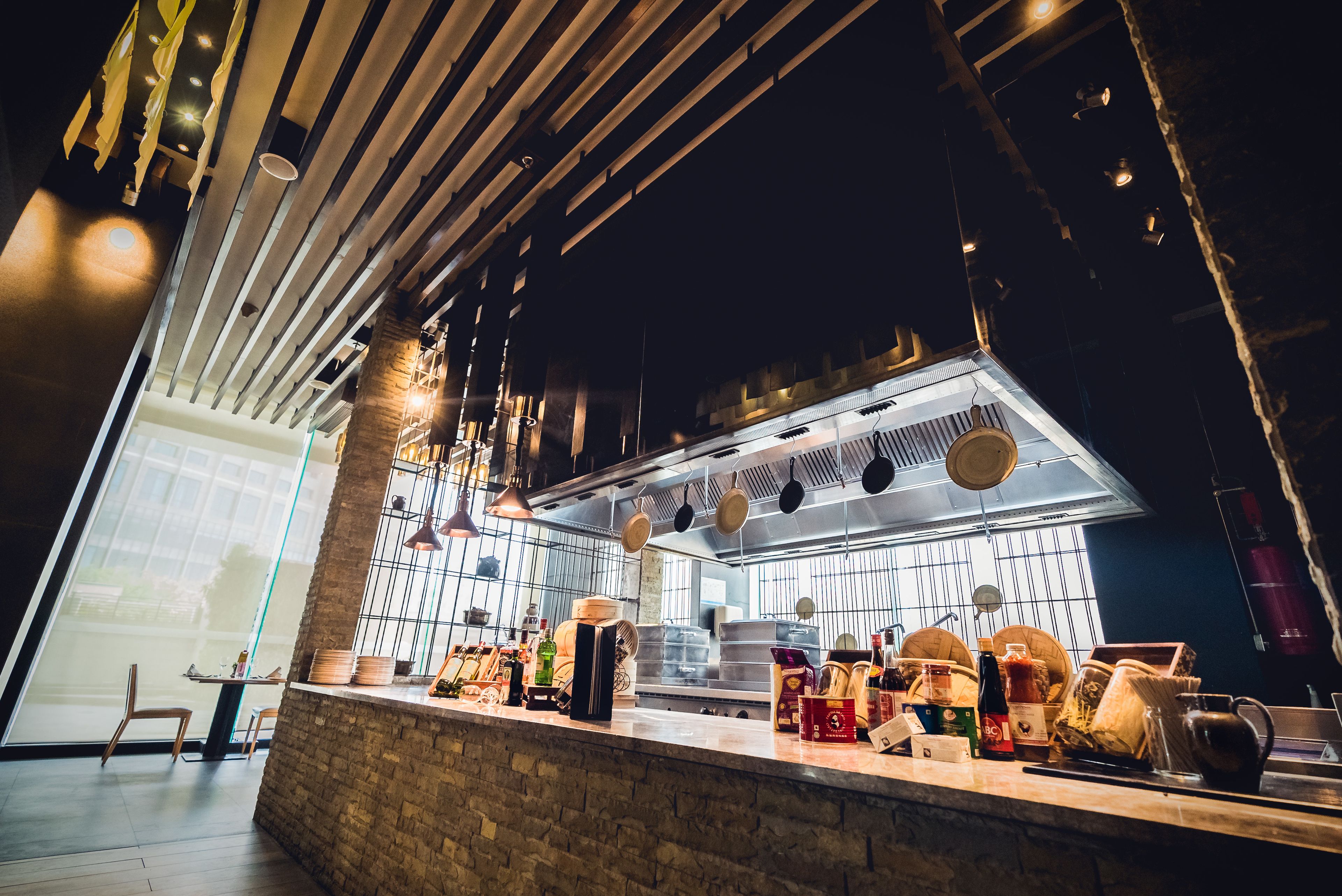 4 restaurants, international cuisine