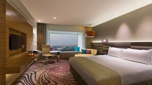 Minibar, in-room safe, individually decorated, individually furnished