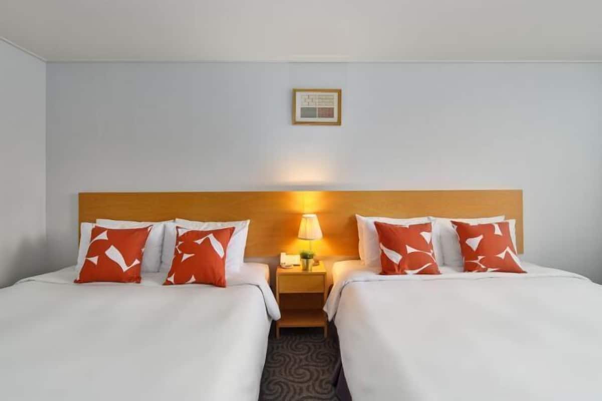 Minibar, Zimmersafe, individuell eingerichtet, Bügeleisen/Bügelbrett