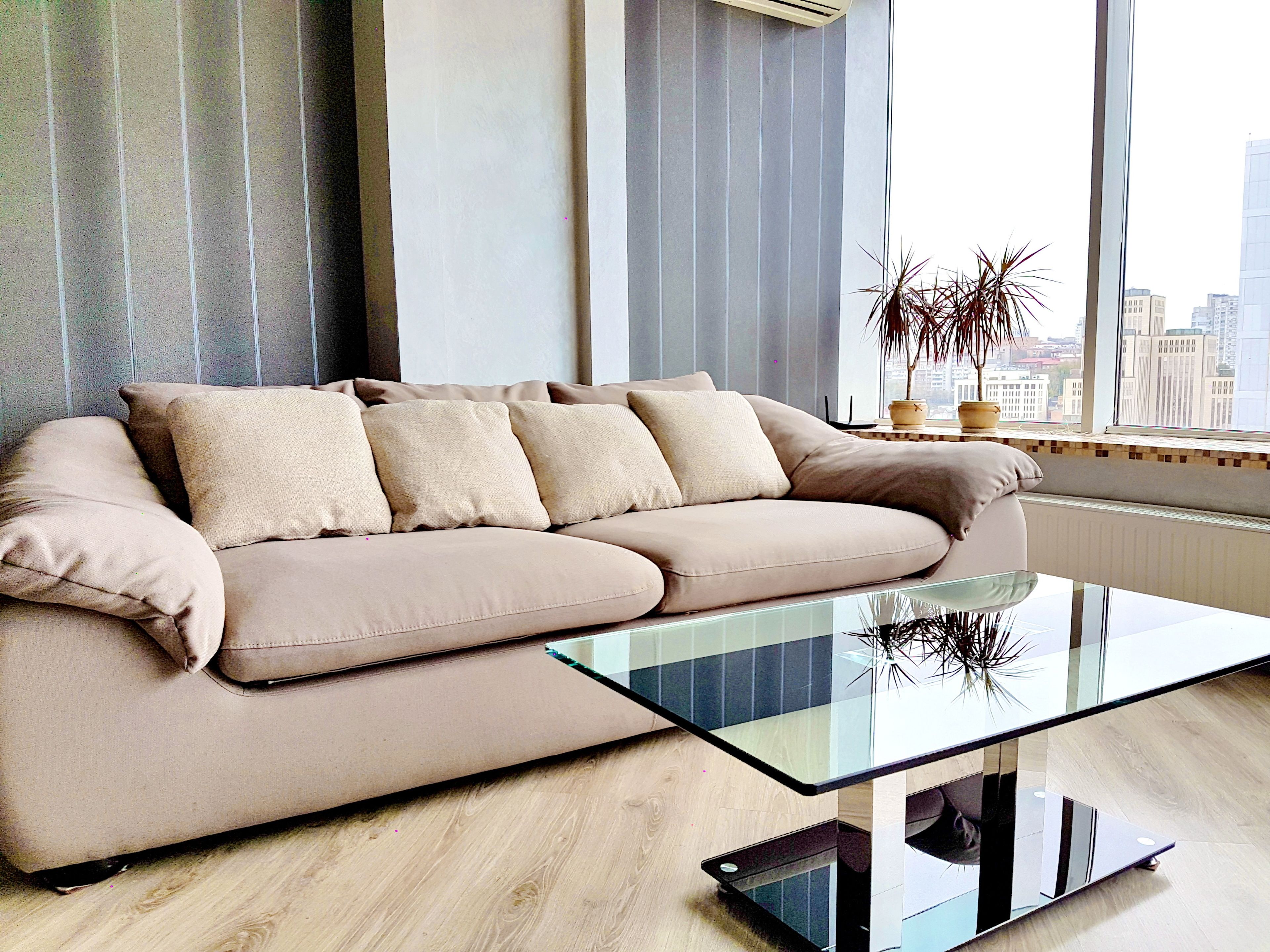 Departamento Deluxe, 1 habitación, cocina, vista a la ciudad | Sala de estar | Televisión de pantalla plana 