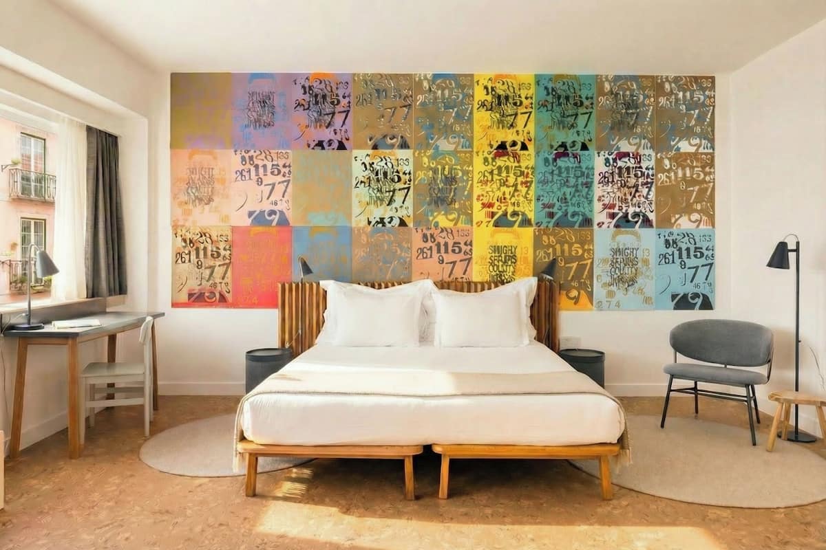 Studio | Safe på rommet, individuelt dekorert, individuelt innredet og skrivebord