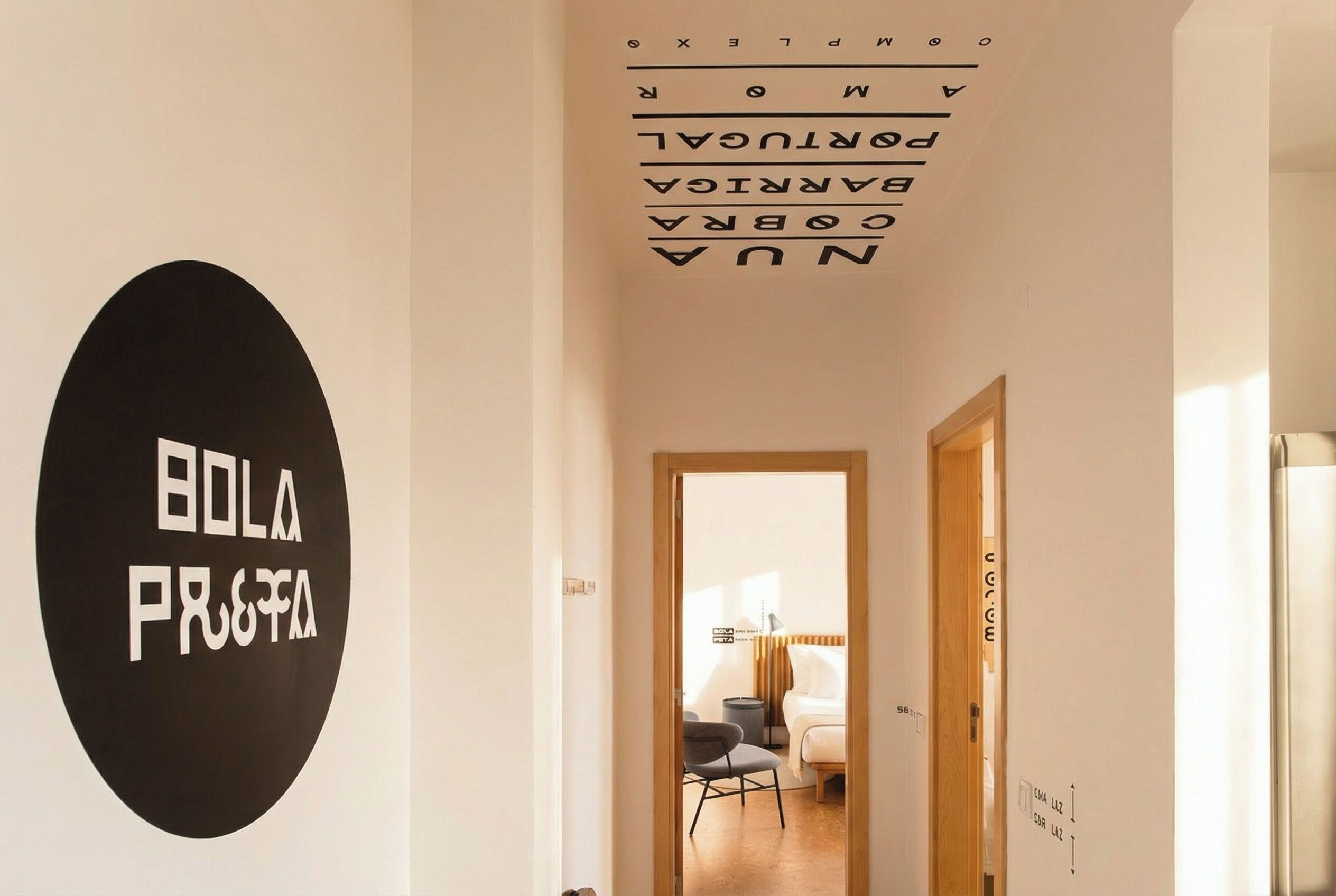 Estudio junior | Caja de seguridad en la habitación y decoración personalizada 