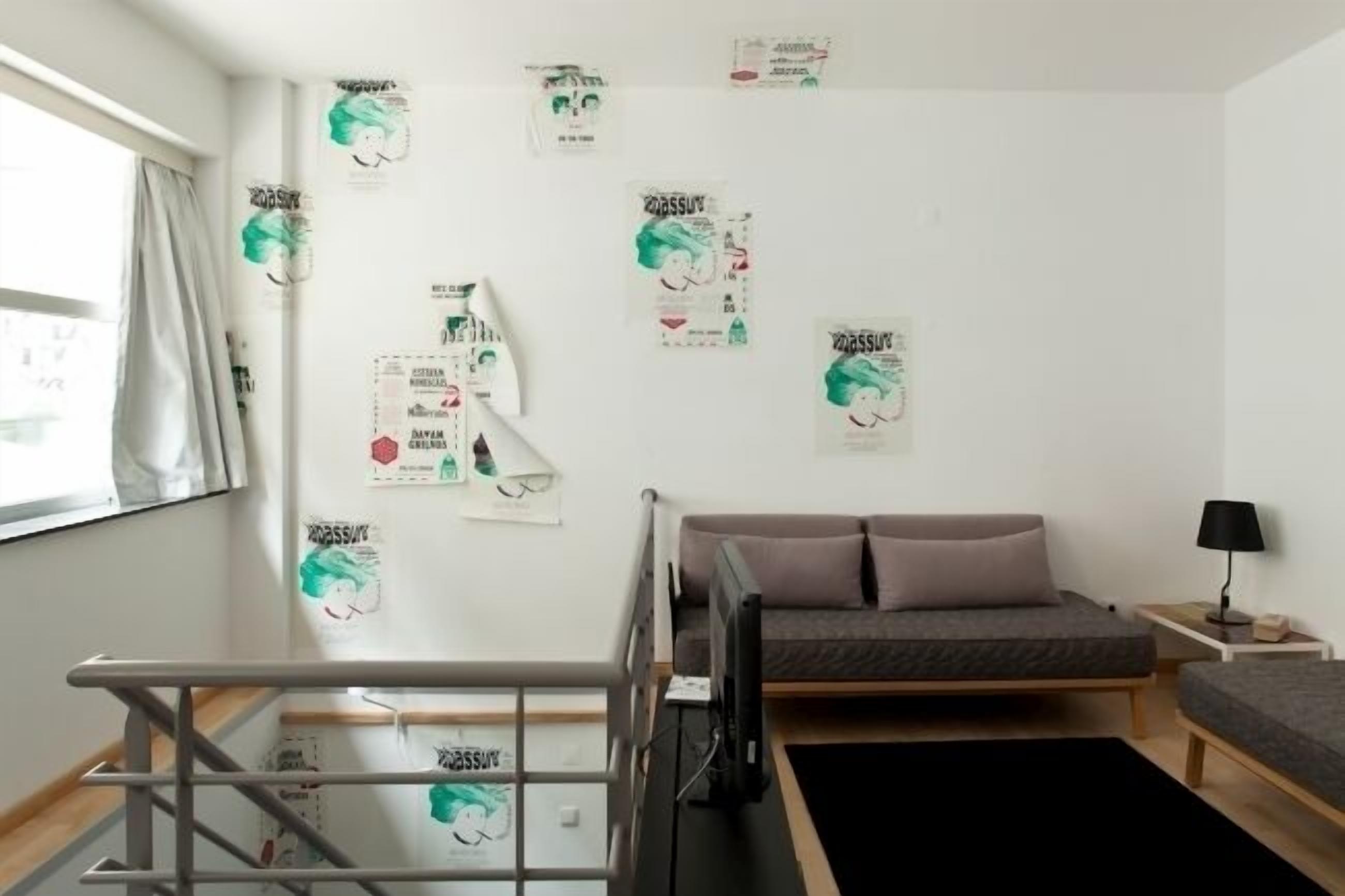 Paritalo, 1 makuuhuone | Oleskelualue | 32–tuumainen taulutelevisio, jossa kaapelikanavat