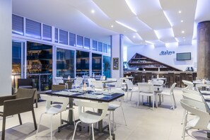 Bar (on property) - Cosmos Pacifico Hotel (Buenaventura)