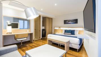 Executive-Doppelzimmer | Minibar, Zimmersafe, Schreibtisch, schallisolierte Zimmer