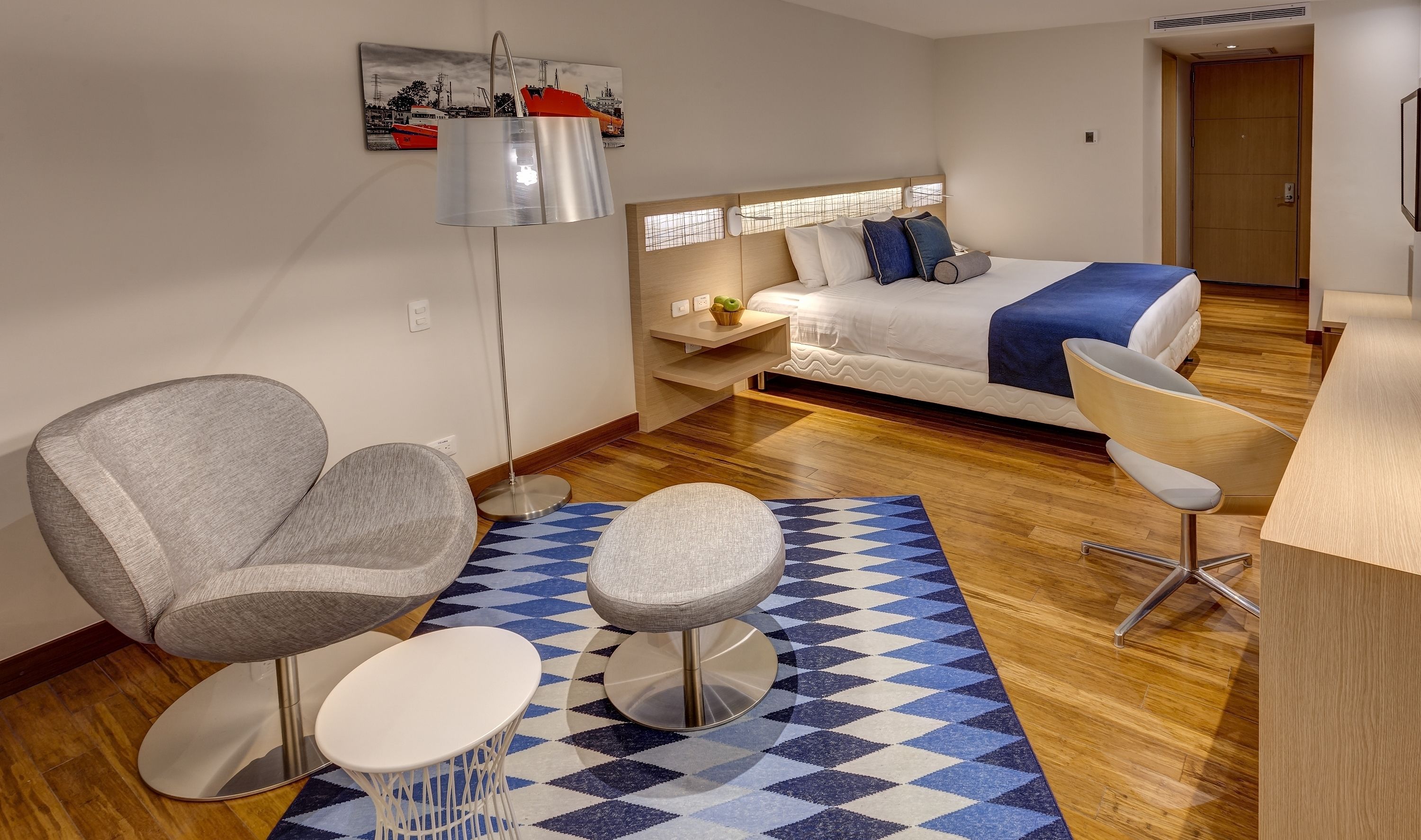 superior room | minibar, in-room safe, desk, soundproofing