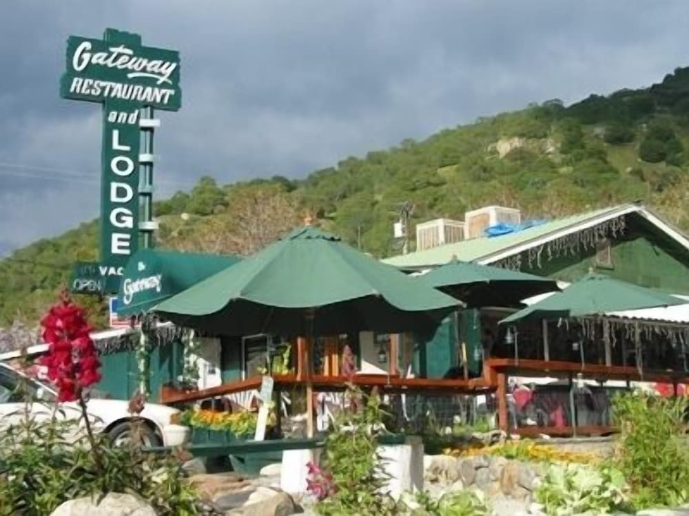 The Gateway Restaurant & Lodge by null