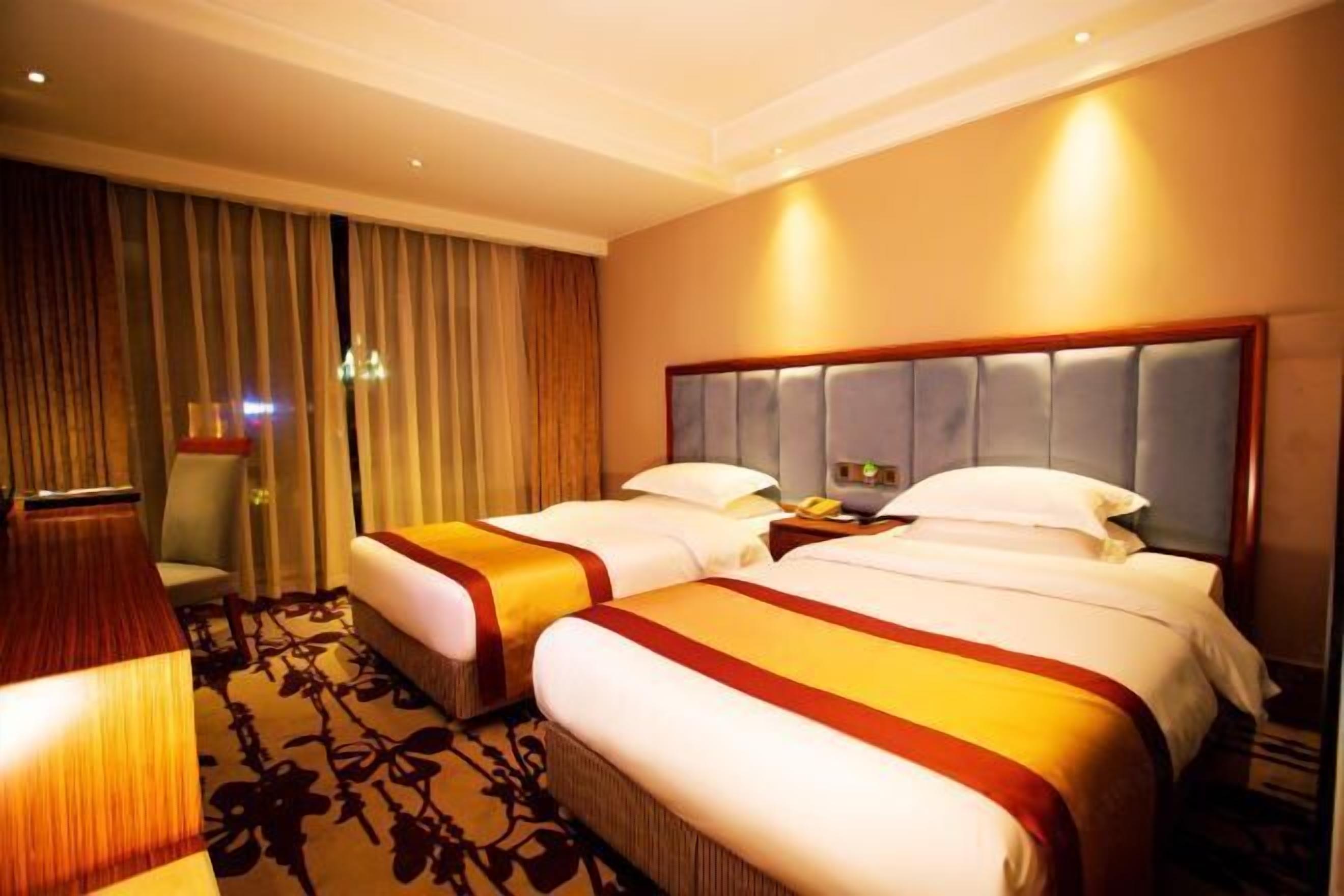 Minibar, in-room safe, alarm clocks