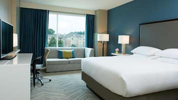 Habitación, 1 cama King size | Caja de seguridad en la habitación, escritorio y cortinas blackout