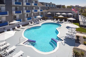 Habitación, 2 camas matrimoniales, junto a la alberca | Vista desde la habitación