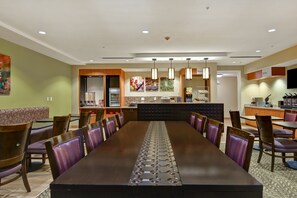 Free daily buffet breakfast  - TownePlace Suites Jackson Ridgeland/Township at Colony Park (Ridgeland)