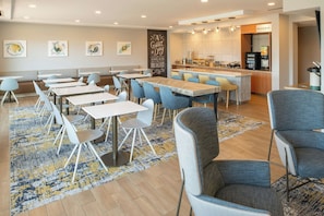 Free daily buffet breakfast - TownePlace Suites Jackson Ridgeland/Township at Colony Park (Ridgeland)