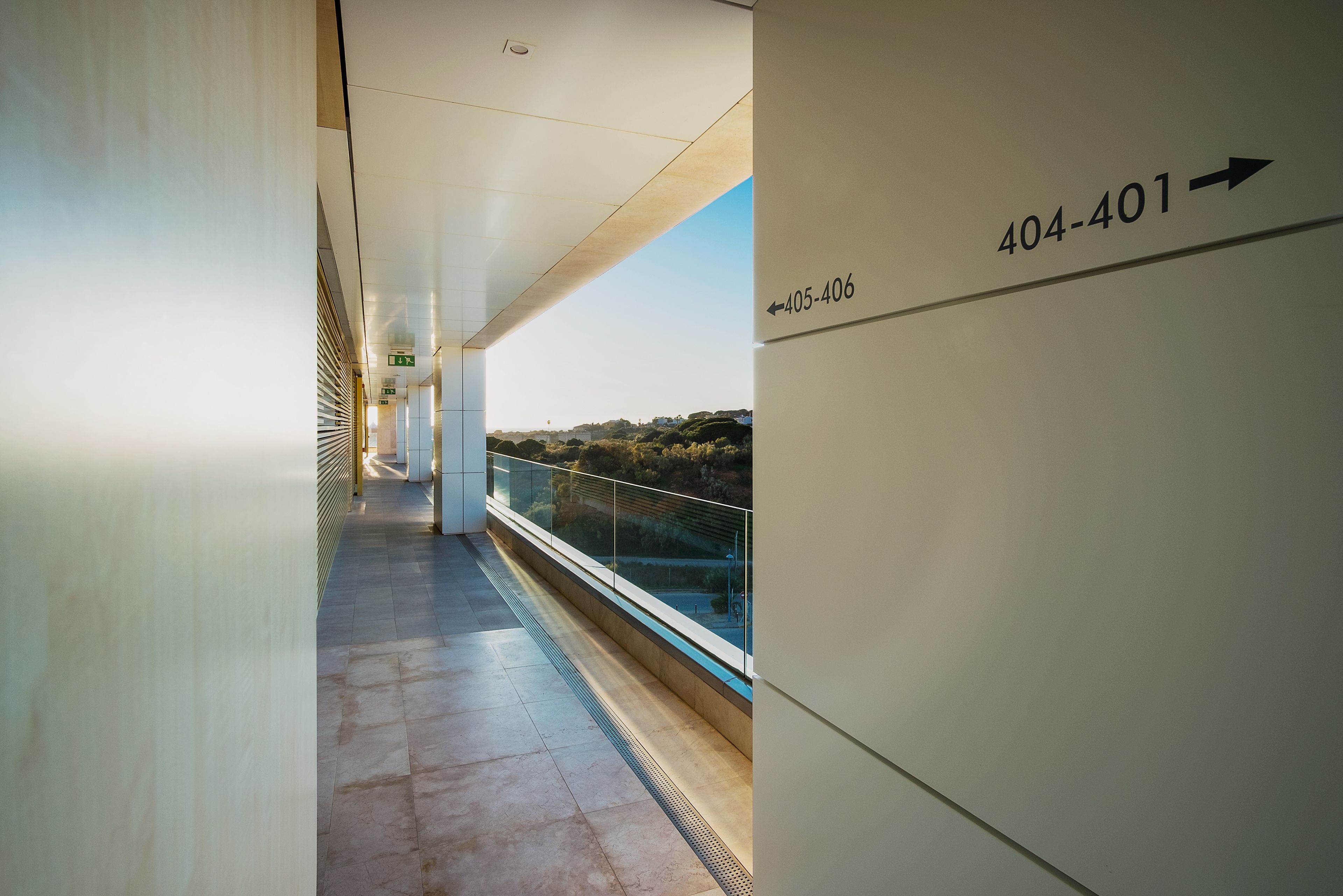 32-inch lcd tv with digital channels, tv