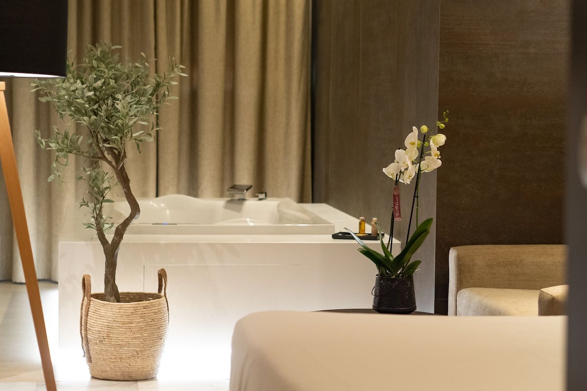 superior double room, jetted tub | in-room safe, desk, free cots/infant beds, free wifi